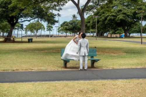Oahu, Honolulu, Brautpaar auf Magic Island