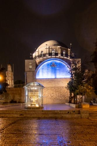 Hanukkha in Jerusalem. Hurva-Synagoge