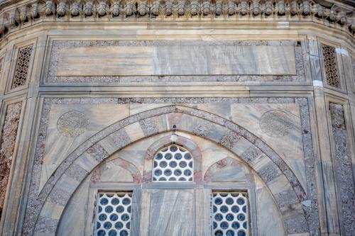 Schwarzer Stein aus Mekka über dem Eingang zum Mausoleum Süleymans