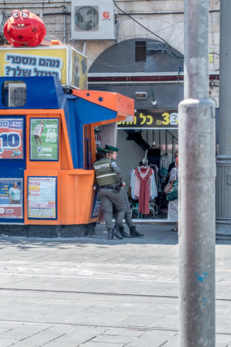 Sicherheitskräfte vor dem Mahane Yehuda Markt
