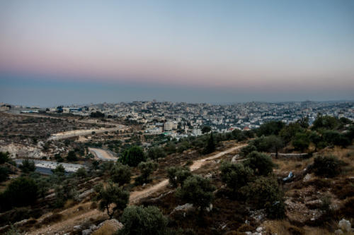 Blick von Gilo nach Beit Jala. Links die Sperranlagen