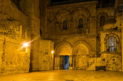 Die Grabeskirche in der Nacht