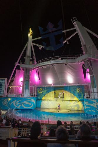 Allure of the Seas: Show "Ocean Aria" im Aqua Theater