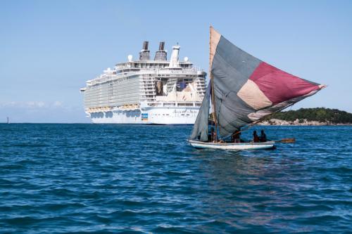 Labadee: Fischerboot vor der Allure of the Seas
