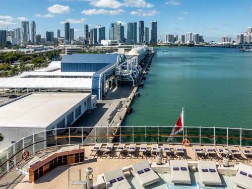 Explora 1: Blick über das Heck auf Miami