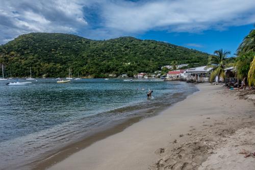 Explora 1: Strand von Deshaies, Guadeloupe