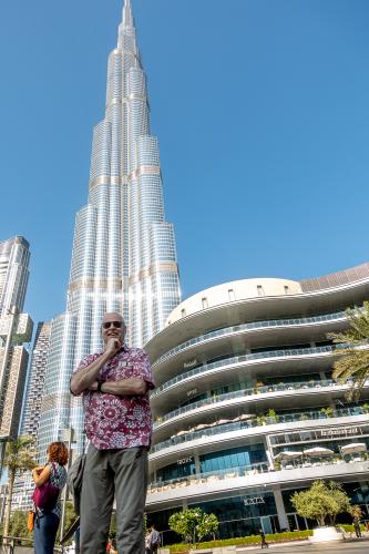 Dubai: Der Autor vor dem Burj Khalifa