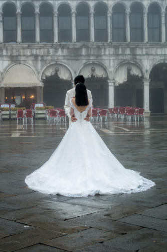 Brautpaar auf der Piazza San Marco