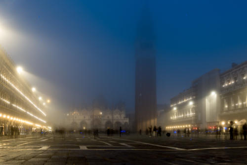 Piazza San Marco im Nebel